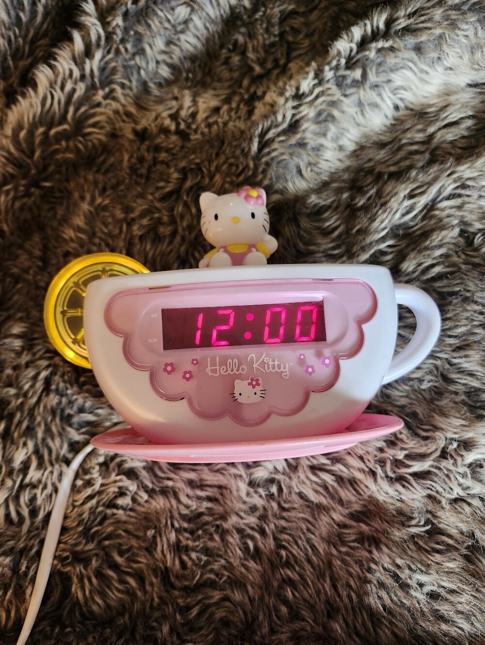 Hello Kitty Pink Teacup Alarm Clock With Radio – Kids Toy